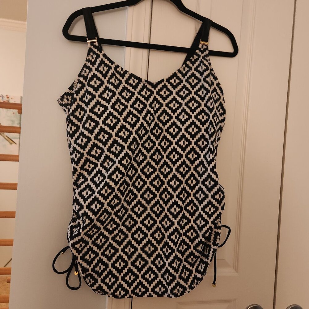 Tankini Bathing Suit Top with built-in underwire bra - Size 1X
